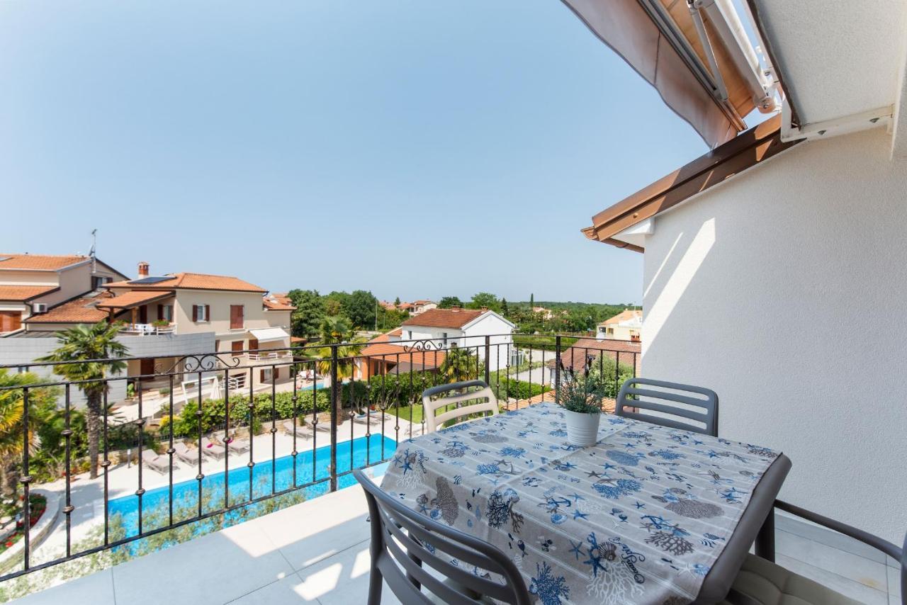 Villa Hope - Apartments With Shared Pool Poreč Exterior foto